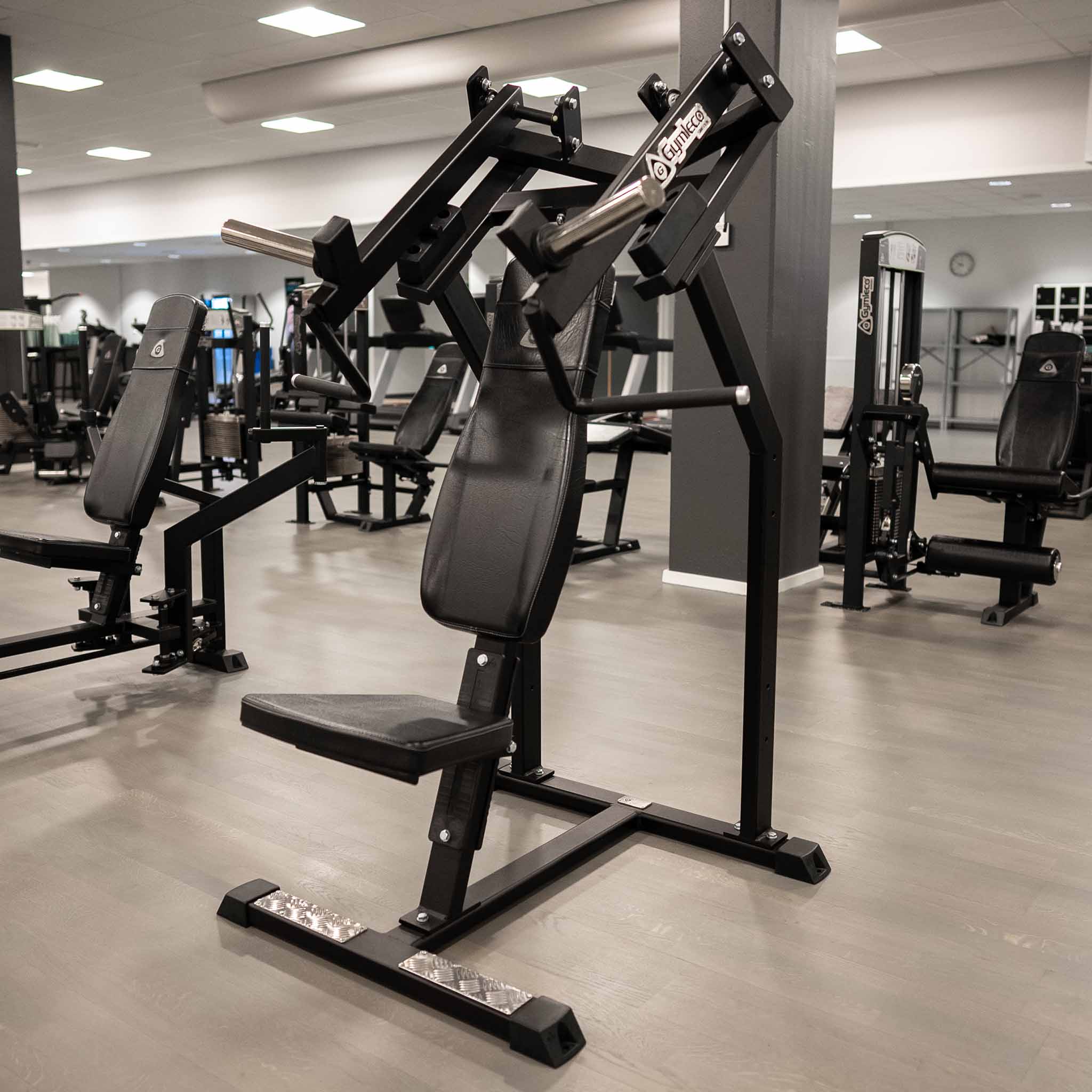 gymleco-020-lateral-incline-bench-nahaufnahme